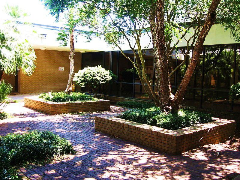 麦克尼斯州立大学图集4