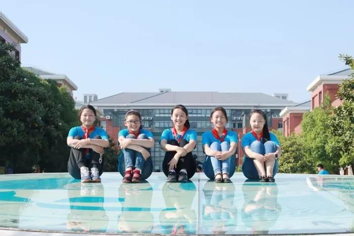 上海外国语大学西外外国语学校