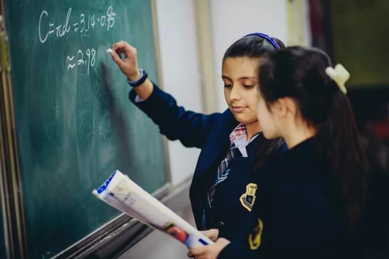 上海外国语大学西外外国语学校